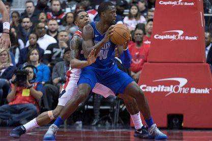 111-115. Barnes y los Mavericks se sobreponen a 41 puntos de Walker 111-115. Barnes y los Mavericks se sobreponen a 41 puntos de Walker