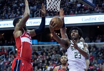 109-105. Bucks ganan a Suns sin Kidd en el banquillo y en debut de Prunty 109-105. Bucks ganan a Suns sin Kidd en el banquillo y en debut de Prunty