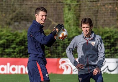 Kepa regresa al trabajo entre los aplausos del público y los compañeros Kepa regresa al trabajo entre los aplausos del público y los compañeros