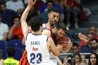 Llull, descartado para una Copa en la que aún tienen opciones Ayón y Randolph Llull, descartado para una Copa en la que aún tienen opciones Ayón y Randolph