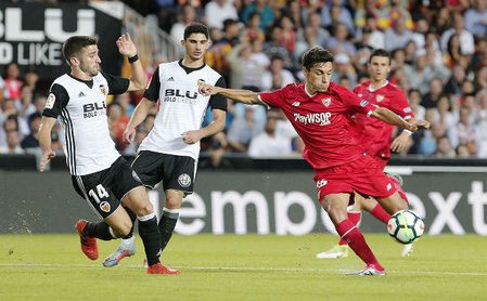 Sevilla y Valencia, empatados para destronar al Barcelona en Copa del Rey. Sevilla y Valencia, empatados para destronar al Barcelona en Copa del Rey.