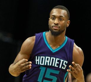 110-123. Walker impone su marca personal en triples y ganan los Hornets 110-123. Walker impone su marca personal en triples y ganan los Hornets