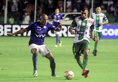 1-2. Oriente cae en casa ante Wilstermann en el duelo boliviano de la Copa 1-2. Oriente cae en casa ante Wilstermann en el duelo boliviano de la Copa