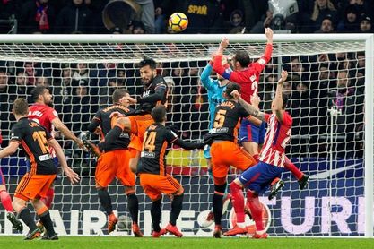 Godín, segundo lesionado del Atlético, le sustituye Juanfran Godín, segundo lesionado del Atlético, le sustituye Juanfran