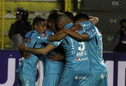 El bicampeón Bolívar sufre para vencer al Universitario en el torneo boliviano El bicampeón Bolívar sufre para vencer al Universitario en el torneo boliviano