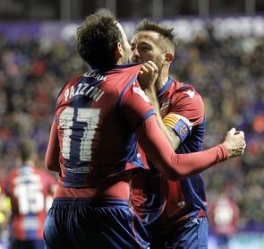 La juventud de Loren y la veteranía de Pazzini irrumpen en LaLiga La juventud de Loren y la veteranía de Pazzini irrumpen en LaLiga