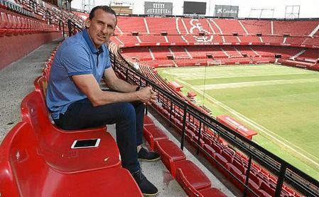 Óscar Arias posa para ESTADIO en una entrevista. Óscar Arias posa para ESTADIO en una entrevista.