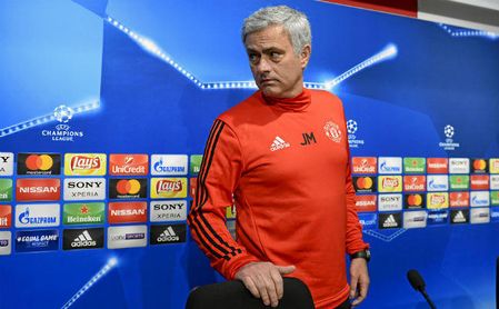 José Mourinho, en la sala de prensa del Ramón Sánchez-Pizjuán. José Mourinho, en la sala de prensa del Ramón Sánchez-Pizjuán.