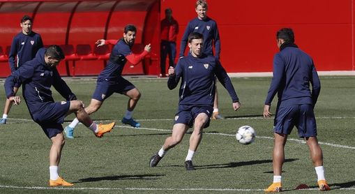 Banega y Nolito, altas en la convocatoria para recibir al Manchester United Banega y Nolito, altas en la convocatoria para recibir al Manchester United