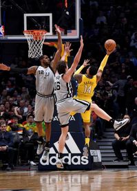 El doble-doble de Pau Gasol no salva a los Spurs; tampoco Ibaka a los Raptors El doble-doble de Pau Gasol no salva a los Spurs; tampoco Ibaka a los Raptors