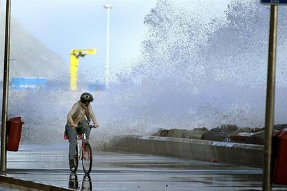 El Tenerife-Lugo, aplazado hasta el lunes por la situación de alerta máxima El Tenerife-Lugo, aplazado hasta el lunes por la situación de alerta máxima