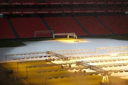 San Mamés amanece nevado pero el Athletic-Valencia de esta noche se mantiene San Mamés amanece nevado pero el Athletic-Valencia de esta noche se mantiene