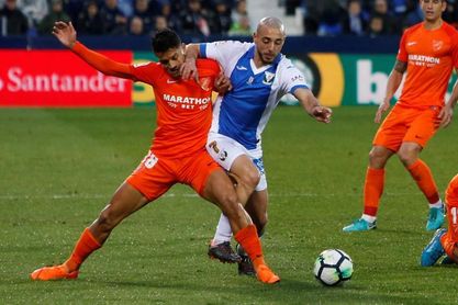 2-0. El Leganés huye del peligro y hunde más al Málaga 2-0. El Leganés huye del peligro y hunde más al Málaga