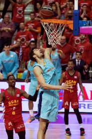 55-61. El Barça, liderado por Ribas y Tomic, gana en Murcia un partido trabado 55-61. El Barça, liderado por Ribas y Tomic, gana en Murcia un partido trabado