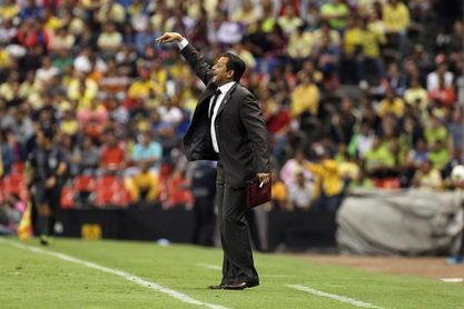El Blooming boliviano destituye al entrenador costarricense Jeaustin Campos El Blooming boliviano destituye al entrenador costarricense Jeaustin Campos