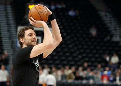Abrines gana el duelo a Pau Gasol; Marc y Willy se quedaron sin jugar Abrines gana el duelo a Pau Gasol; Marc y Willy se quedaron sin jugar