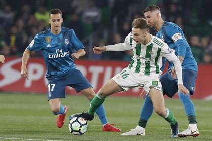 Loren Morón, el mascarón de proa de un Betis más versátil Loren Morón, el mascarón de proa de un Betis más versátil