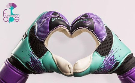 Guantes Solidarios para detener los Trastornos Alimenticios Guantes Solidarios para detener los Trastornos Alimenticios