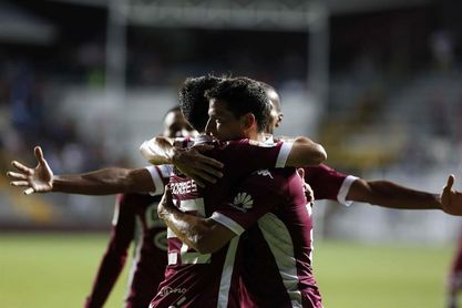 El Saprissa y el Herediano se enfrentan por el liderato del fútbol en Costa Rica El Saprissa y el Herediano se enfrentan por el liderato del fútbol en Costa Rica