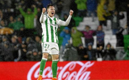 Francis celebró su primer gol en la elite. Francis celebró su primer gol en la elite.