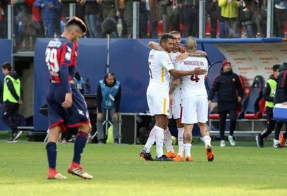 El Roma gana en Crotone y Silva salva al Milan en el día del póquer de Icardi El Roma gana en Crotone y Silva salva al Milan en el día del póquer de Icardi