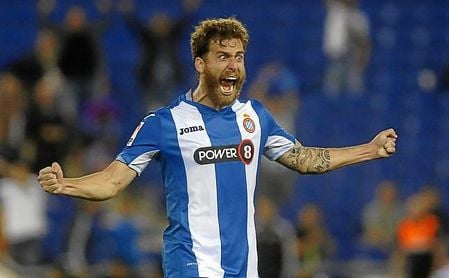 Cañas, ahora en el PAOK, compartió vestuario con Pau en el Espanyol. Cañas, ahora en el PAOK, compartió vestuario con Pau en el Espanyol.