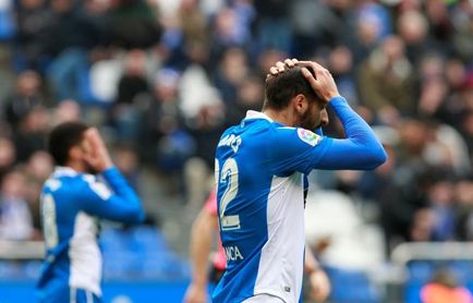 El Deportivo, con problemas para marcar, incide en los remates El Deportivo, con problemas para marcar, incide en los remates