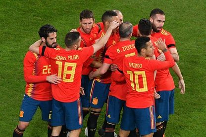 1-1. España presenta credenciales en casa del campeón 1-1. España presenta credenciales en casa del campeón