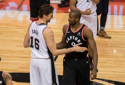 Ibaka ayuda a los Raptors a volver al camino ganador; pierden Pau y Calderón Ibaka ayuda a los Raptors a volver al camino ganador; pierden Pau y Calderón