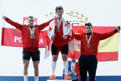 Alberto Fernández bronce en arrancada en categoría -85 kilos Alberto Fernández bronce en arrancada en categoría -85 kilos