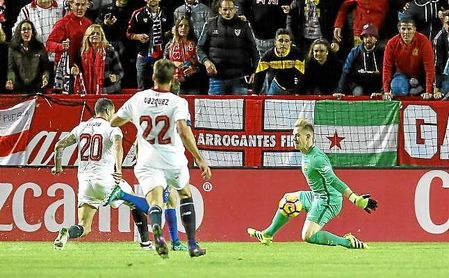El canario Vitolo adelantó el curso pasado al Sevilla, pero los azulgranas le dieron la vuelta con goles de Messi y Luis Suárez. El canario Vitolo adelantó el curso pasado al Sevilla, pero los azulgranas le dieron la vuelta con goles de Messi y Luis Suárez.
