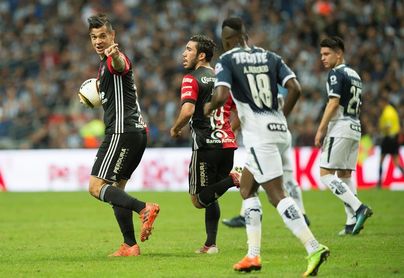 3-2. El argentino Caraglio anota dos goles y Atlas vence al líder Santos 3-2. El argentino Caraglio anota dos goles y Atlas vence al líder Santos
