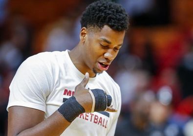Los Heat multan a Hassan Whiteside por comentarios "perjudiciales" al equipo Los Heat multan a Hassan Whiteside por comentarios "perjudiciales" al equipo