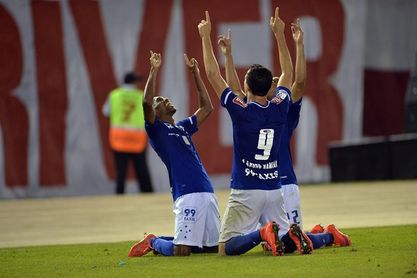Cruzeiro y Vasco se miden urgidos de una victoria pero centrados en otros torneos Cruzeiro y Vasco se miden urgidos de una victoria pero centrados en otros torneos