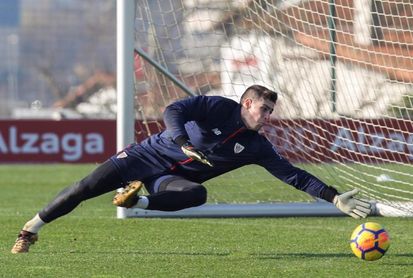Kepa: "Somos profesionales y nos debemos al escudo que llevamos" Kepa: "Somos profesionales y nos debemos al escudo que llevamos"