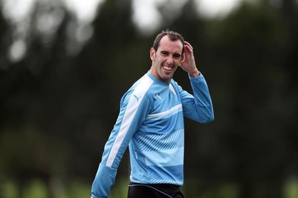 Godín reconoce que hay otros candidatos pero sueña con ser campeón en Rusia Godín reconoce que hay otros candidatos pero sueña con ser campeón en Rusia