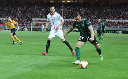 Sevilla y Betis, obligados a elevar el listón en el sprint final por Europa Sevilla y Betis, obligados a elevar el listón en el sprint final por Europa