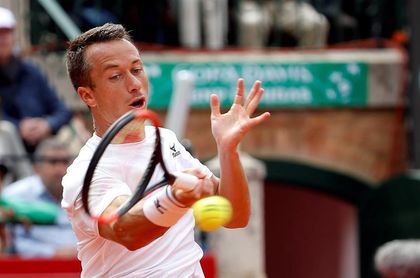 Nadal supera con contundencia a Kohlschreiber y empata la eliminatoria Nadal supera con contundencia a Kohlschreiber y empata la eliminatoria
