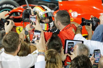Vettel: "A falta de 10 vueltas dije que estaba todo bajo control, pero mentí" Vettel: "A falta de 10 vueltas dije que estaba todo bajo control, pero mentí"