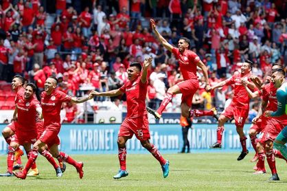 El líder Toluca visita al Morelia en uno de los mejores duelos de la fecha 15 El líder Toluca visita al Morelia en uno de los mejores duelos de la fecha 15