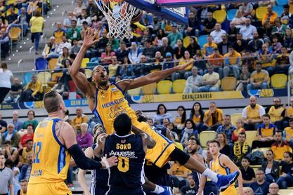 83-71. Gran Canaria gana el partido y average a UCAM gracias a Oliver y Báez 83-71. Gran Canaria gana el partido y average a UCAM gracias a Oliver y Báez