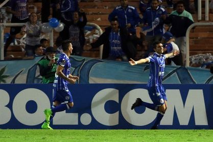 Godoy Cruz gana y se ilusiona con disputarle el título a Boca Godoy Cruz gana y se ilusiona con disputarle el título a Boca