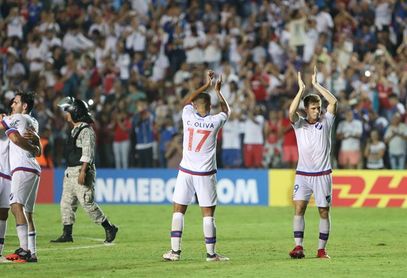 Nacional gana y se mantiene en solitario en el liderato del Apertura uruguayo Nacional gana y se mantiene en solitario en el liderato del Apertura uruguayo