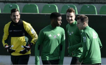 El Betis "reconocerá la aportación" de Loren, Junior y Francis El Betis "reconocerá la aportación" de Loren, Junior y Francis