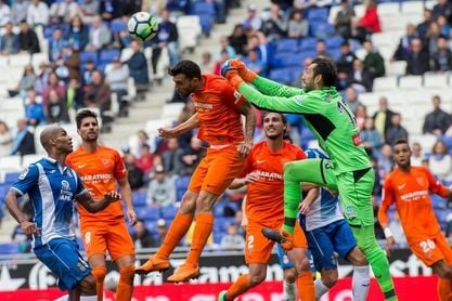 4-1. El Espanyol cierra el curso en casa con un festín ante el Málaga 4-1. El Espanyol cierra el curso en casa con un festín ante el Málaga