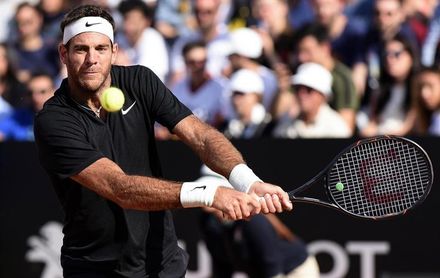 Del Potro puede con Tsitsipas y se medirá con Goffin en tercera ronda Del Potro puede con Tsitsipas y se medirá con Goffin en tercera ronda