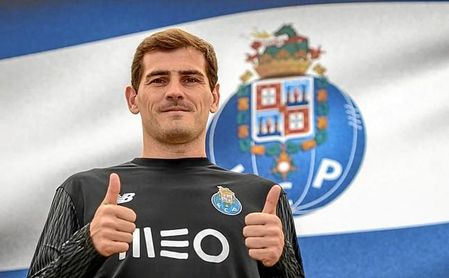 Casillas seguirá un año más, al menos, en la liga portuguesa. Casillas seguirá un año más, al menos, en la liga portuguesa.
