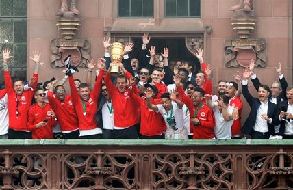 Marcos Alonso, Azpilicueta, Pedro, Morata, Cesc y Mascarell ganan la Copa Marcos Alonso, Azpilicueta, Pedro, Morata, Cesc y Mascarell ganan la Copa