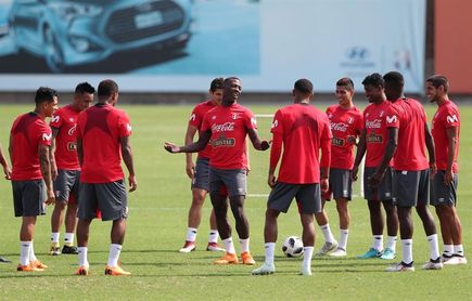 La selección de Perú deja "en manos de Dios" el eventual indulto a Guerrero La selección de Perú deja "en manos de Dios" el eventual indulto a Guerrero