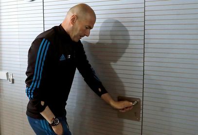 Zidane no descarta alinear a la BBC: "Son los mejores con diferencia" Zidane no descarta alinear a la BBC: "Son los mejores con diferencia"